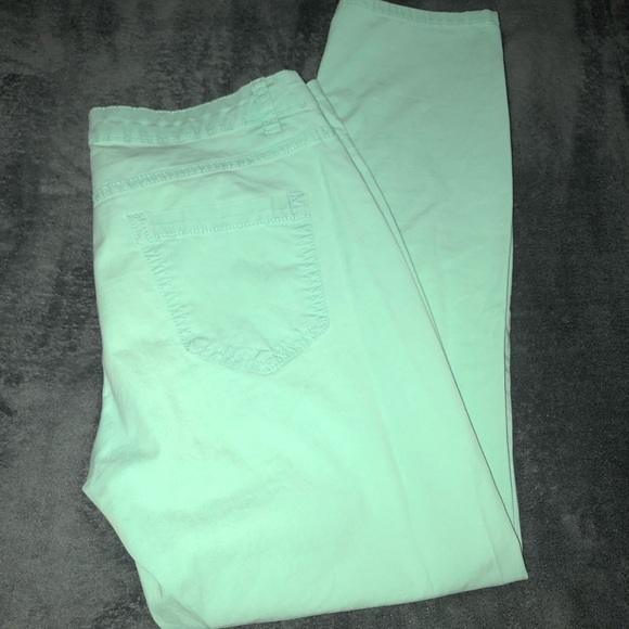 H&M Denim - 🎉{H o s t P i c k} 🎉H&M Mint Capri Jeans 👖
